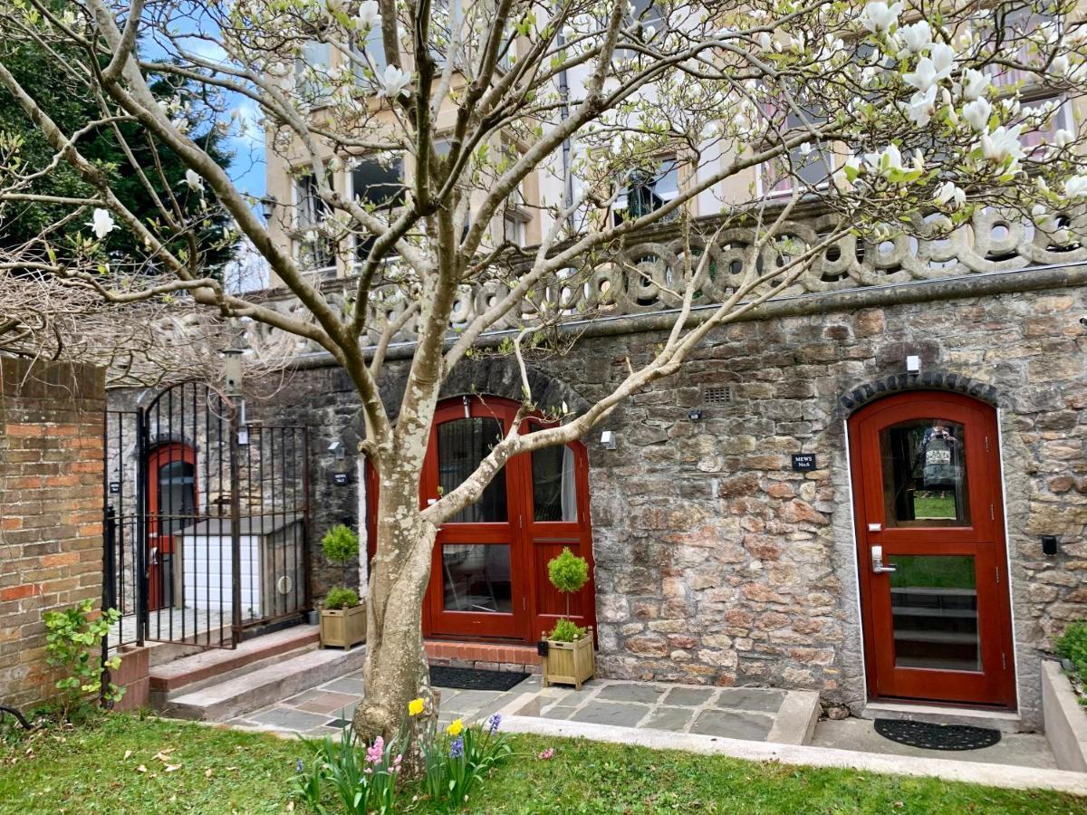 Ferndale Mews Bed & Breakfast Bristol Exterior photo